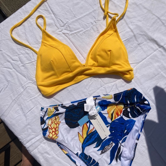 CUPSHE Yellow and Blue Leaves Print Bikini - Picture 3 of 5